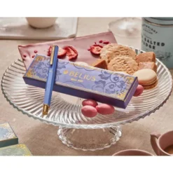 BOLIGRAFO BELIUS MACARON BLISS FORMA HEXAGONAL COLOR MORADO Y DORADO TINTA AZUL CAJA DE DISEÑO