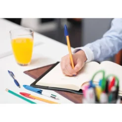 Boligrafo Bic tinta roja 0,30 mm cuerpo naranja