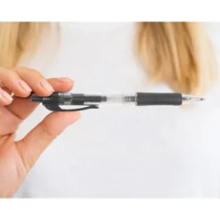 Boligrafo q-connect color negro retractil con sujecion de caucho