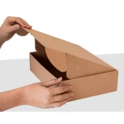 CAJA AUTOMONTABLE Q-CONNECT PARA E-COMMERCE Y REGALO CARTON RECICLADO CANAL SIMPLE 3 MM KRAFT 330X250X100 MM