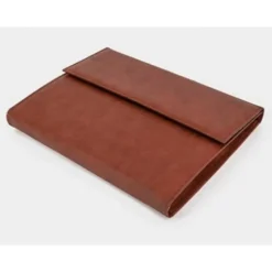 CARPETA PORTADOCUMENTOS ARTESANIA PIEL SINTENTICA CON DOBLE CIERRE DE IMAN COLOR CUERO 260X235X35 MM
