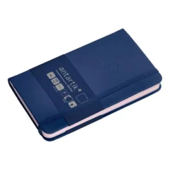 CUADERNO CON GOMILLA ANTARTIK NOTES TAPA DURA A6 HOJAS RAYAS AZUL MARINO 100 HOJAS 80 GR FSC
