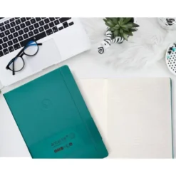CUADERNO CON GOMILLA ANTARTIK NOTES TAPA DURA A4 HOJAS RAYAS VERDE AGUAMARINA 100 HOJAS 80 GR FSC