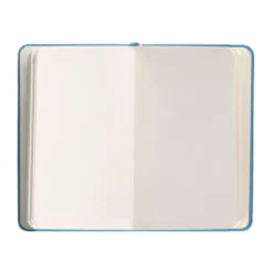 CUADERNO CON GOMILLA ANTARTIK NOTES TAPA DURA A6 HOJAS LISAS AZUL CLARO 100 HOJAS 80 GR FSC