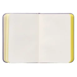CUADERNO CON GOMILLA ANTARTIK NOTES TAPA DURA A7 HOJAS LISAS MORADO Y AMARILLO 80 HOJAS 80 GR FSC