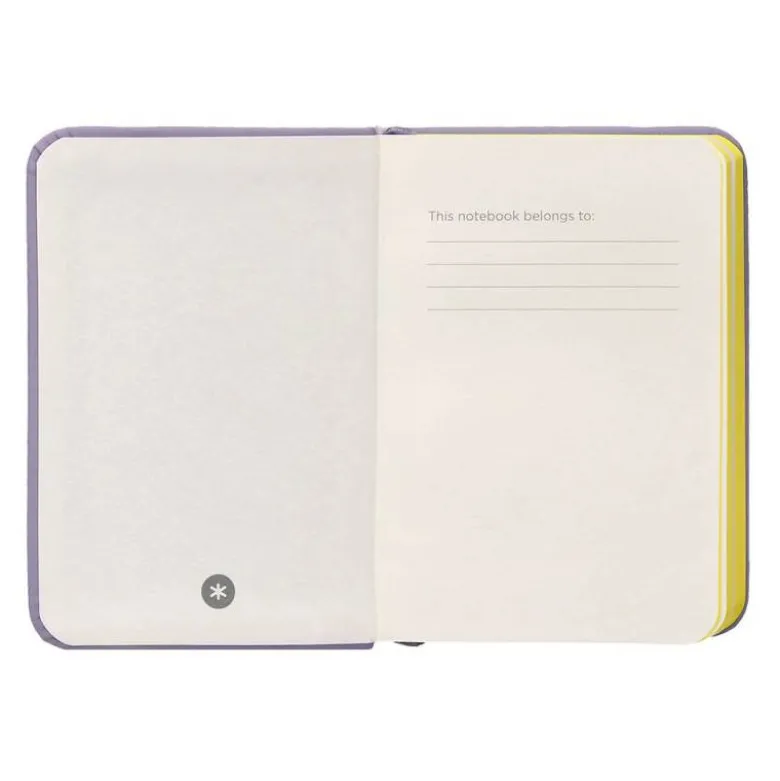 CUADERNO CON GOMILLA ANTARTIK NOTES TAPA DURA A7 HOJAS LISAS MORADO Y AMARILLO 80 HOJAS 80 GR FSC