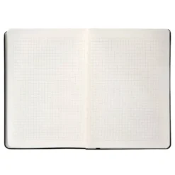 CUADERNO CON GOMILLA ANTARTIK NOTES TAPA DURA A5 HOJAS CUADRICULA NEGRO 100 HOJAS 80 GR FSC