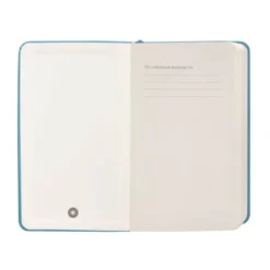 CUADERNO CON GOMILLA ANTARTIK NOTES TAPA DURA A6 HOJAS CUADRICULA AZUL CLARO 100 HOJAS 80 GR FSC
