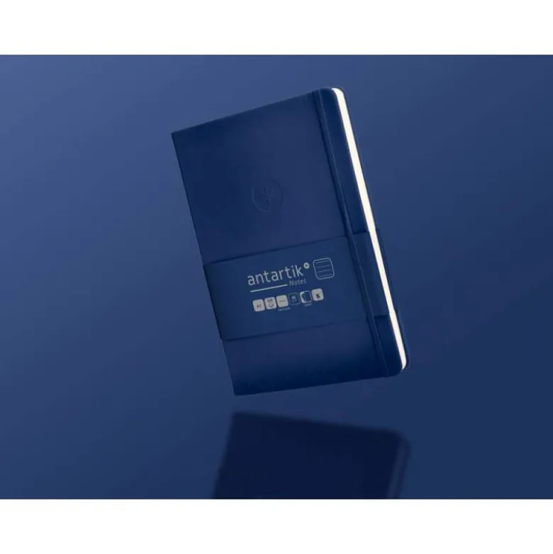 CUADERNO CON GOMILLA ANTARTIK NOTES TAPA DURA A5 HOJAS RAYAS AZUL MARINO 100 HOJAS 80 GR FSC