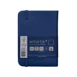 CUADERNO CON GOMILLA ANTARTIK NOTES TAPA DURA A7 HOJAS LISAS AZUL MARINO 80 HOJAS 80 GR FSC