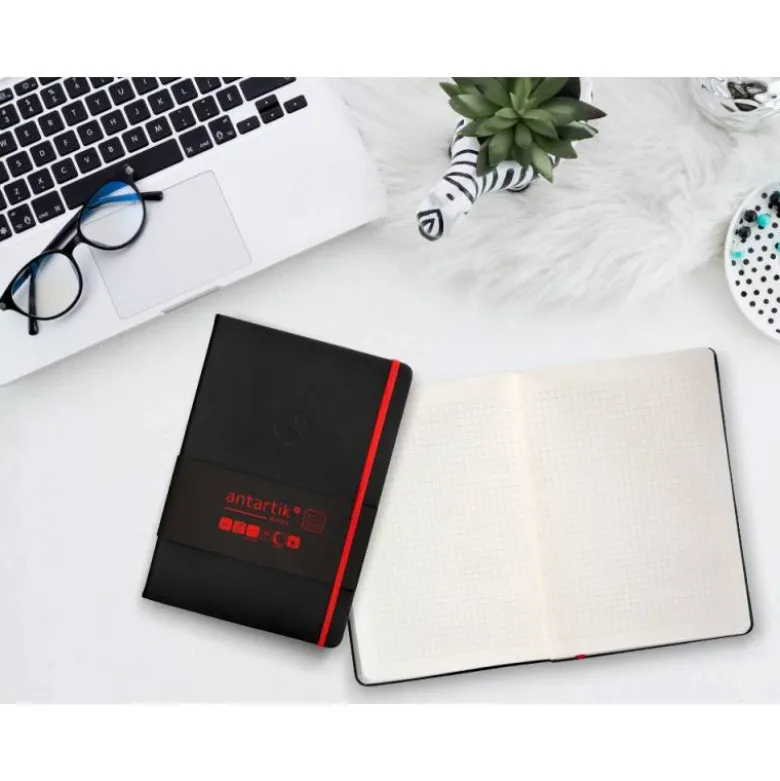 CUADERNO CON GOMILLA ANTARTIK NOTES TAPA DURA A5 HOJAS CUADRICULA NEGRO Y ROJO 100 HOJAS 80 GR FSC