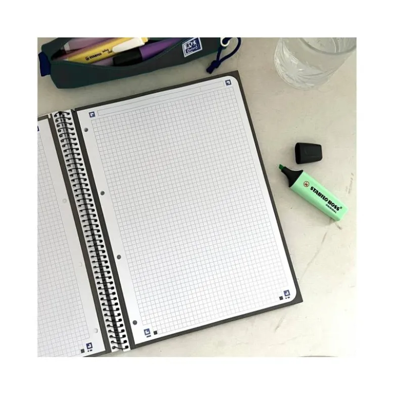 Cuaderno Oxford A4 Gris Tapa Extradura 80 hojas Cuadrícula 5 mm
