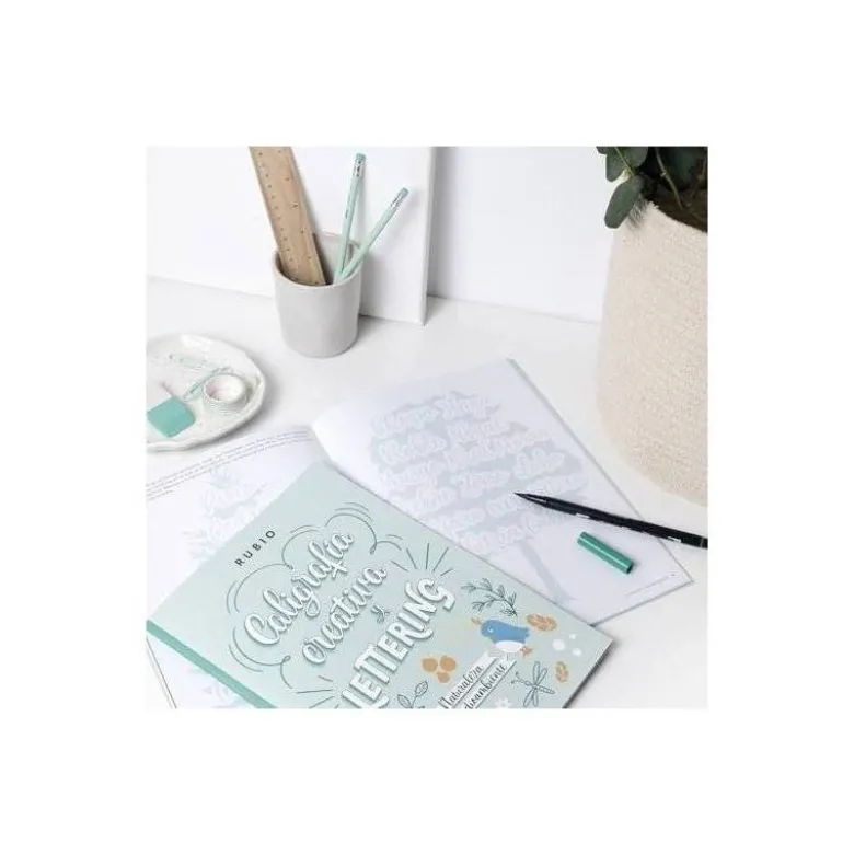 CUADERNO RUBIO LETTERING CALIGRAFIA CREATIVA NATURALEZA Y MEDIO AMBIENTE