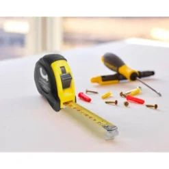 FLEXOMETRO Q-CONNECT DE 8 MT CON FRENO MATERIAL ANTICHOQUE 25 MM DE ANCHO