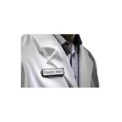 IDENTIFICADOR PORTANOMBRE DURABLE PVC ANTIARAÑAZOS CON IMAN Y EFECTO LUPA COLOR NEGRO 67X17 MM