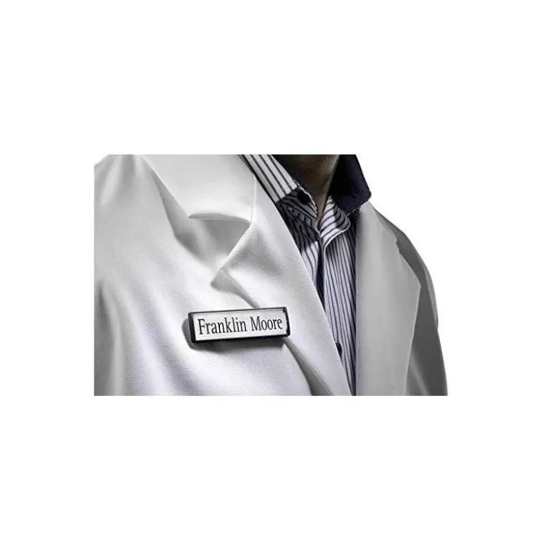 IDENTIFICADOR PORTANOMBRE DURABLE PVC ANTIARAÑAZOS CON IMAN Y EFECTO LUPA COLOR NEGRO 67X17 MM