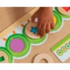 JUEGO GOULA DIDACTICO LA ORUGA OLI FORMAS Y COLORES +2 AÑOS