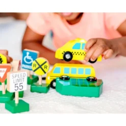 JUEGO INFANTIL IMAGINOVO MADERA VEHICULOS Y SEÑALES DE TRAFICO +3 AÑOS 16 PIEZAS 30X22X4CM