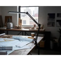 LAMPARA DE ESCRITORIO Q-CONNECT RIGEL LED 8W 320 LM ALUMINIO CON PINZA BRAZO DOBLE3 ARTICULACIONES COLOR NEGRO