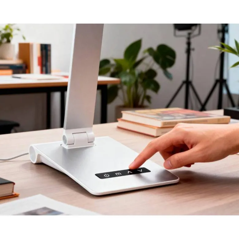 LAMPARA DE ESCRITORIO Q-CONNECT SIRIO LED 13W 800 LMTACTIL 3 NIVELES DE COLOR BRILLO REGULABLE COLOR PLATA
