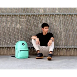 MOCHILA ANTARTIK CON ASA Y BOLSILLO FRONTAL CON CREMALLERA COLOR VERDE MENTA 320X140X430 MM