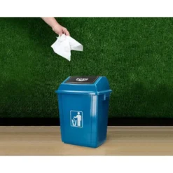 PAPELERA CONTENEDOR Q-CONNECT PLASTICO CON TAPA DE BALANCIN 20 LITROS 340X240X450 MM AZUL