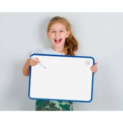 PIZARRA BLANCA LIDERPAPEL 30X42 CM MAGNETICA DOBLE CARA LISA CON ROTULADOR IMAN Y BORRADOR