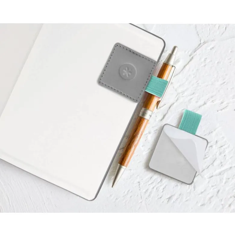 PORTABOLIGRAFO AUTOADHESIVO ANTARTIK PARA CUADERNO NOTE CON ELASTICO HASTA 15 MM GROSOR 80 MM GRIS Y TURQUESA