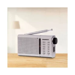RADIO PORTATIL DAEWOO AM/FM ANTENA TELESCOPICA AURICULARES INCLUIDOS JACK 3.5 MM COLOR PLATA
