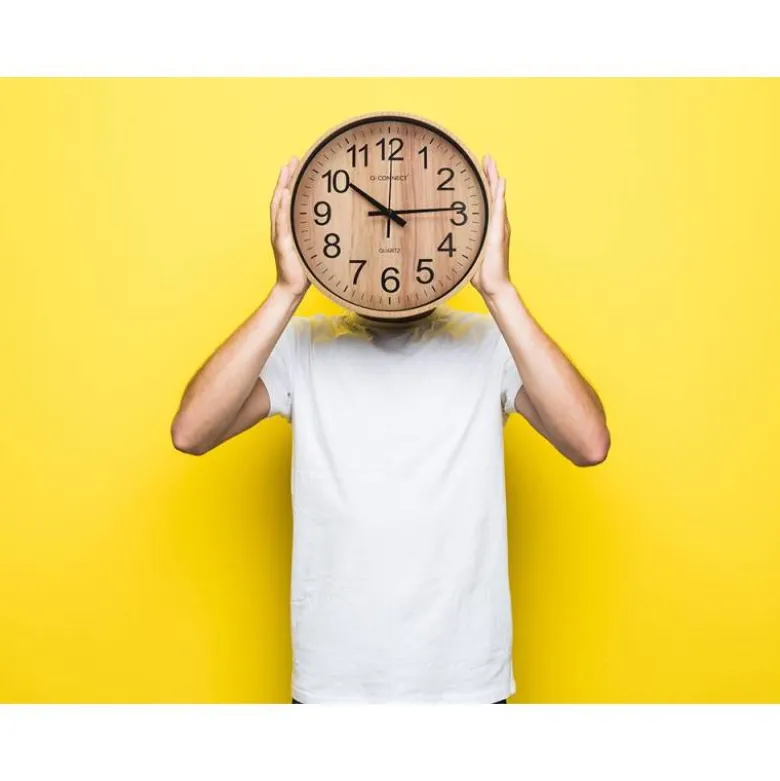 RELOJ Q-CONNECT DE PARED DE PLASTICO REDONDO 25,7 CM MOVIMIENTO SILENCIOSO COLOR MADERA NATURAL