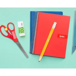 Tijera escolar marca Liderpapel 15 cm
